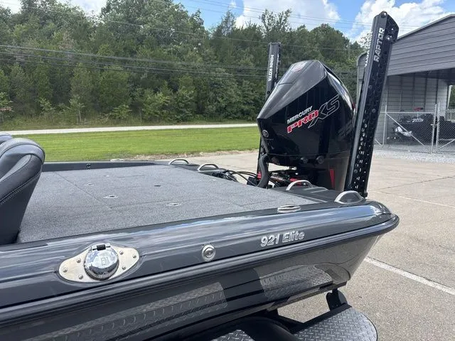 Slide: The Image of Phoenix Bass Boat 921 ELITE 2021 - 13