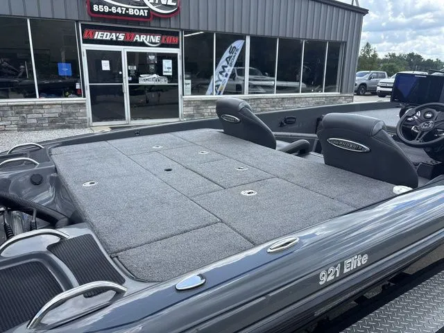 Slide: The Image of Phoenix Bass Boat 921 ELITE 2021 - 4