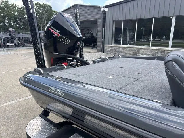 Slide: The Image of Phoenix Bass Boat 921 ELITE 2021 - 5