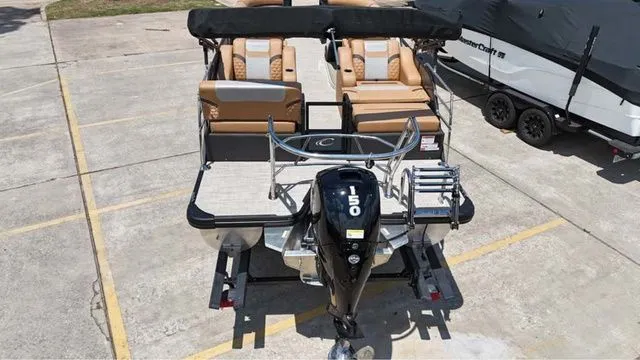 Slide: The Image of Crest Conquest 215 Tritoon 2026 - 9