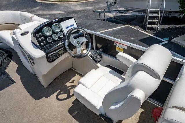 Slide: The Image of Lowe X Series X250 2013 - 15