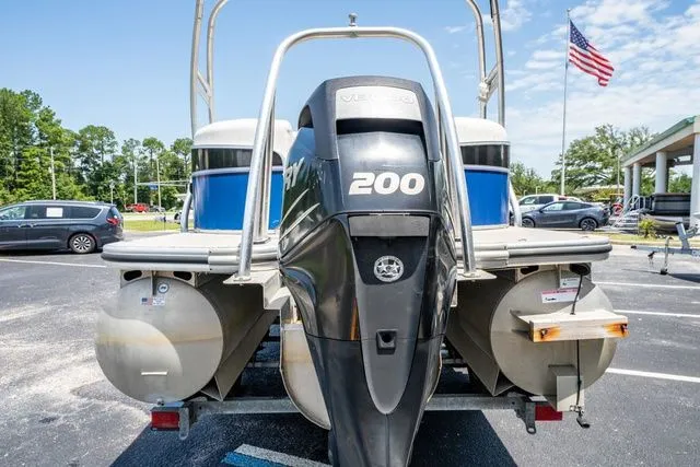 Slide: The Image of Lowe X Series X250 2013 - 4