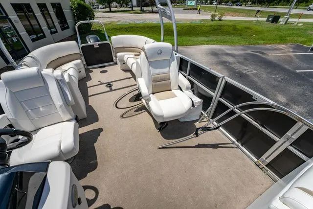 Slide: The Image of Lowe X Series X250 2013 - 9