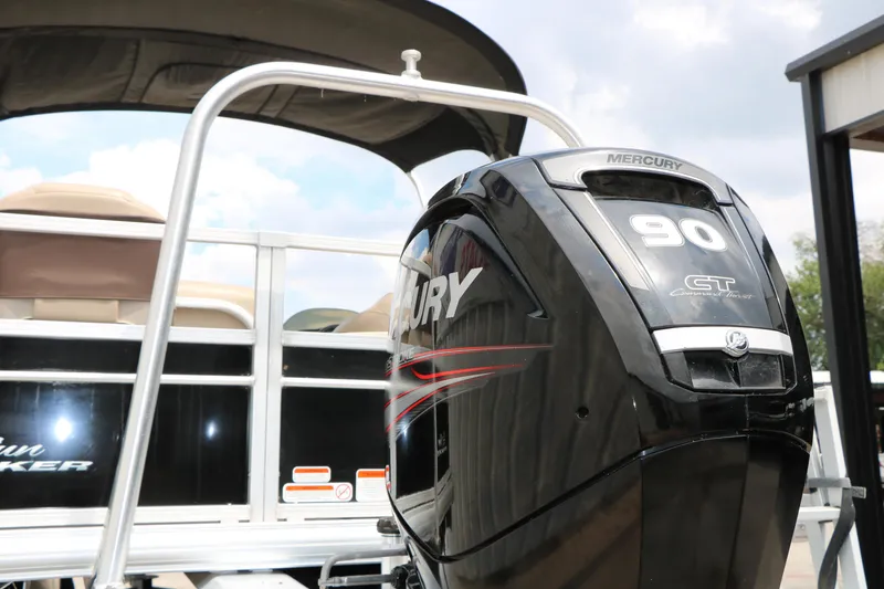 Slide: The Image of 2017 Sun Tracker Fishing Barge 20 DLX with Mercury 90 outboard motor. - 10