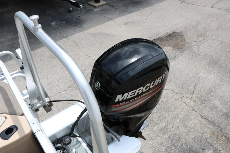 Slide: The Image of 2017 Sun Tracker Fishing Barge 20 DLX with Mercury FourStroke outboard motor. - 24