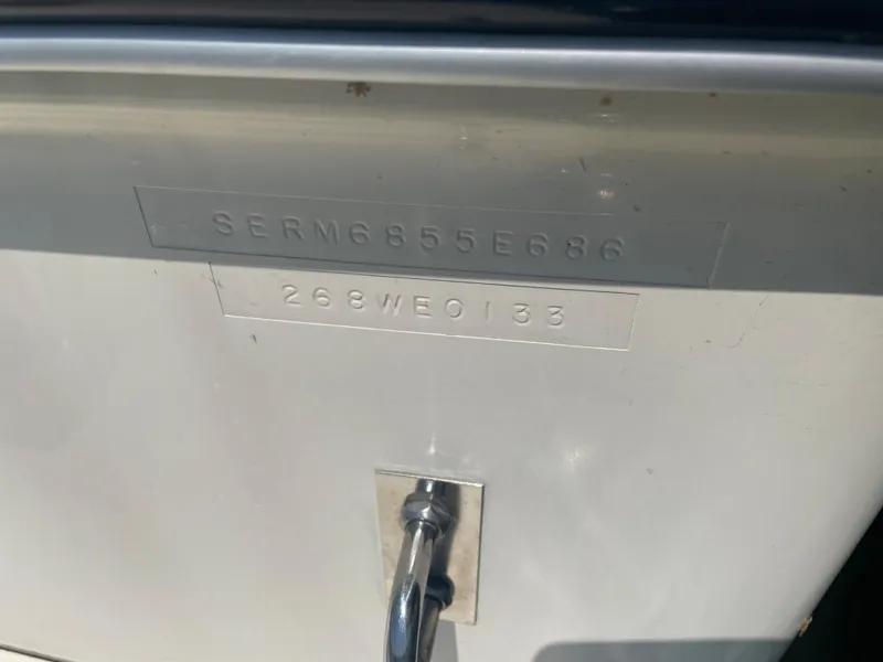 Slide: The Image of 1986 Sea Ray 268 Weekender boat hull identification number (HIN) close-up. - 32