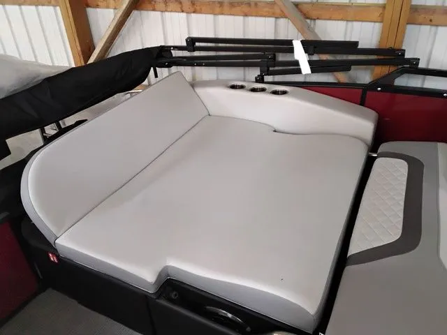 Slide: The Image of Lowe SS23DV TL 2026 - 8