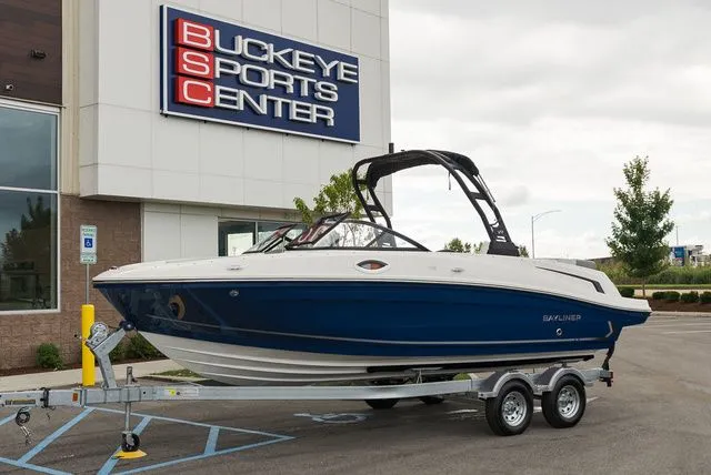 The Image of Bayliner VR6 Bowrider 2025 - 1