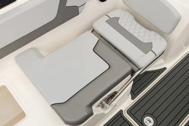 Slide: The Image of Bayliner VR6 Bowrider 2025 - 12