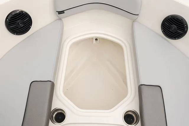 Slide: The Image of Bayliner VR6 Bowrider 2025 - 24