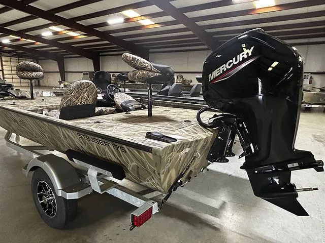 Slide: The Image of Lowe Stinger 175C 2026 - 10