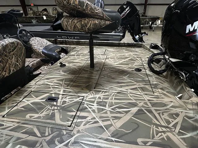 Slide: The Image of Lowe Stinger 175C 2026 - 4