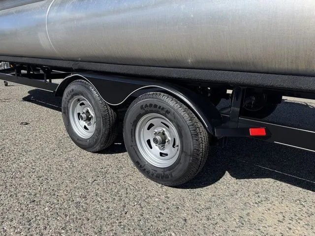 Slide: The Image of Sun Tracker Fishin' Barge 20 DLX 2017 - 14