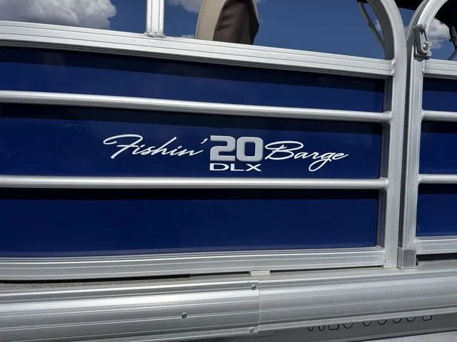 Slide: The Image of Sun Tracker Fishin' Barge 20 DLX 2017 - 15