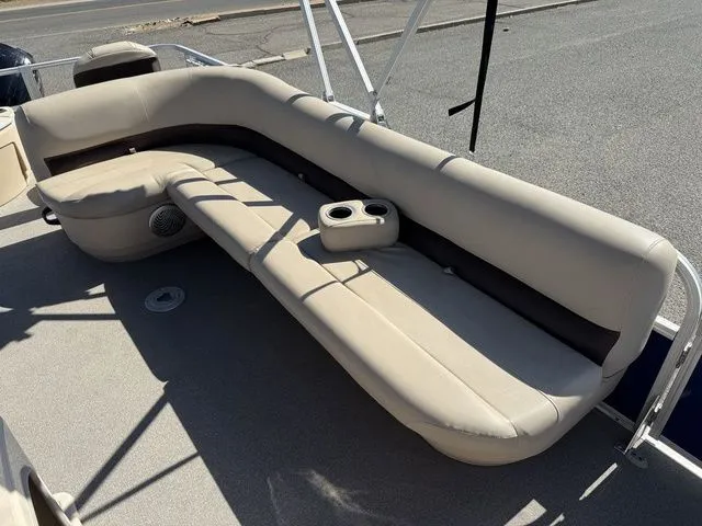 Slide: The Image of Sun Tracker Fishin' Barge 20 DLX 2017 - 30