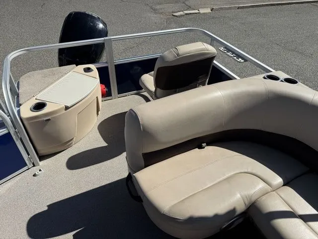 Slide: The Image of Sun Tracker Fishin' Barge 20 DLX 2017 - 34