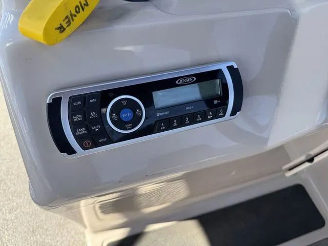 Slide: The Image of Sun Tracker Fishin' Barge 20 DLX 2017 - 40