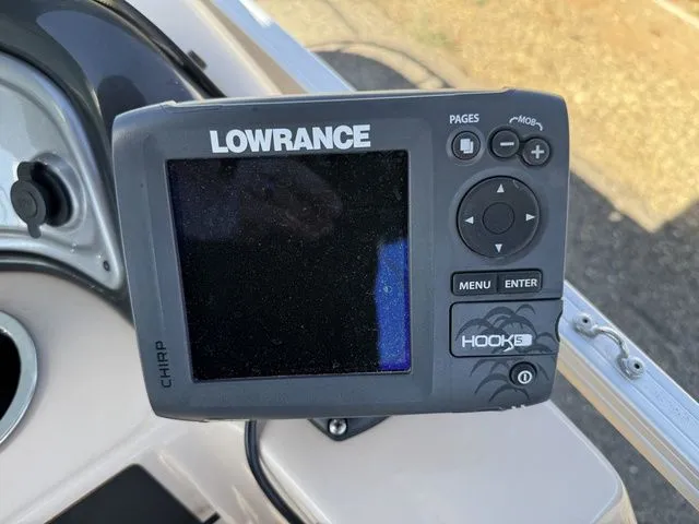 Slide: The Image of Sun Tracker Fishin' Barge 20 DLX 2017 - 42