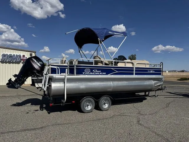 Slide: The Image of Sun Tracker Fishin' Barge 20 DLX 2017 - 54