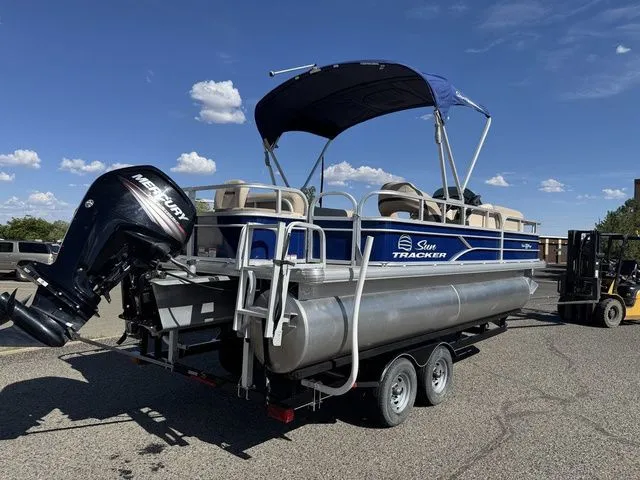 Slide: The Image of Sun Tracker Fishin' Barge 20 DLX 2017 - 55
