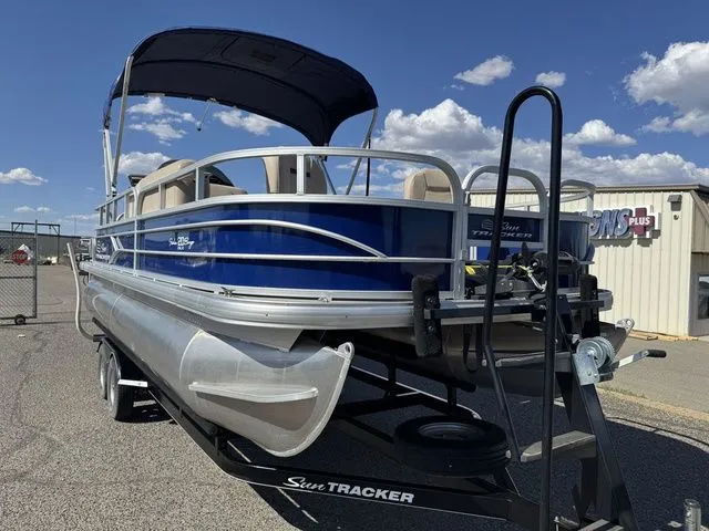 Slide: The Image of Sun Tracker Fishin' Barge 20 DLX 2017 - 60