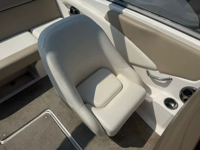 Slide: The Image of Regal 1900 Bowrider 2013 - 7