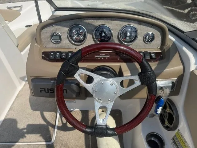 Slide: The Image of Regal 1900 Bowrider 2013 - 9