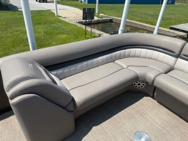 Slide: The Image of Bennington 23 GSRFB 2019 - 10