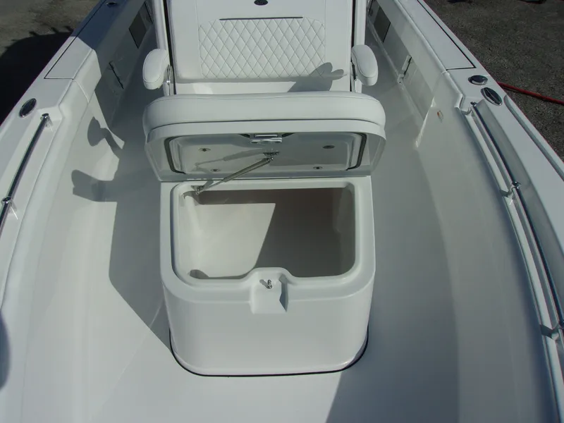 Slide: The Image of Sportsman Masters 247OE Bay Boat 2026 - 12