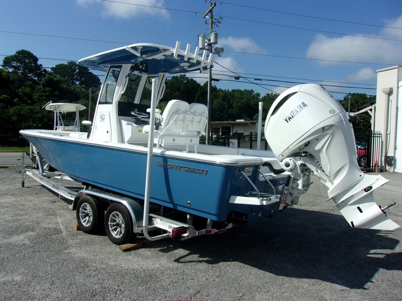 Slide: The Image of Sportsman Masters 247OE Bay Boat 2026 - 3