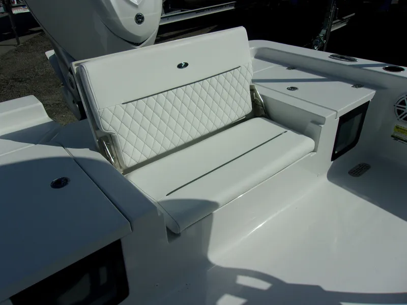 Slide: The Image of Sportsman Masters 247OE Bay Boat 2026 - 6