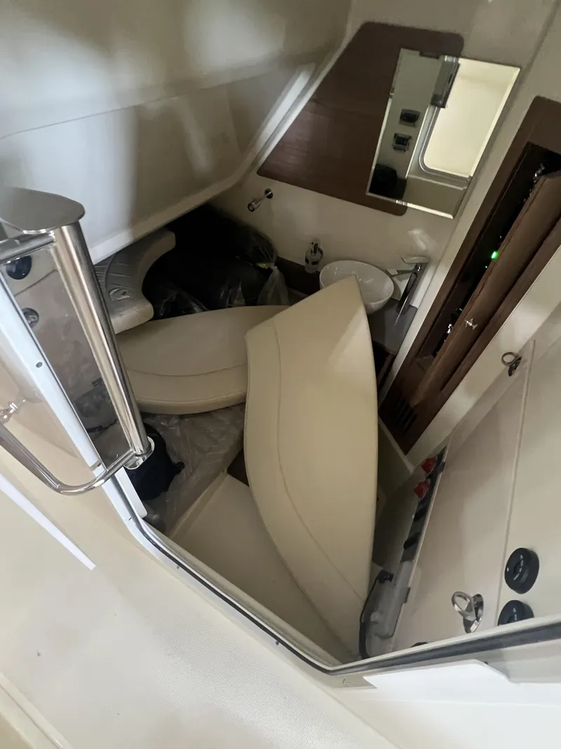 Slide: The Image of Chris-Craft Catalina 30 2025 - 3