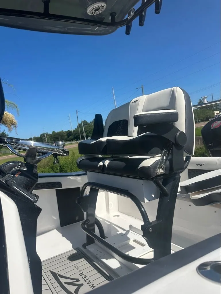 Slide: The Image of Tidewater 210 LXF 2025 - 12