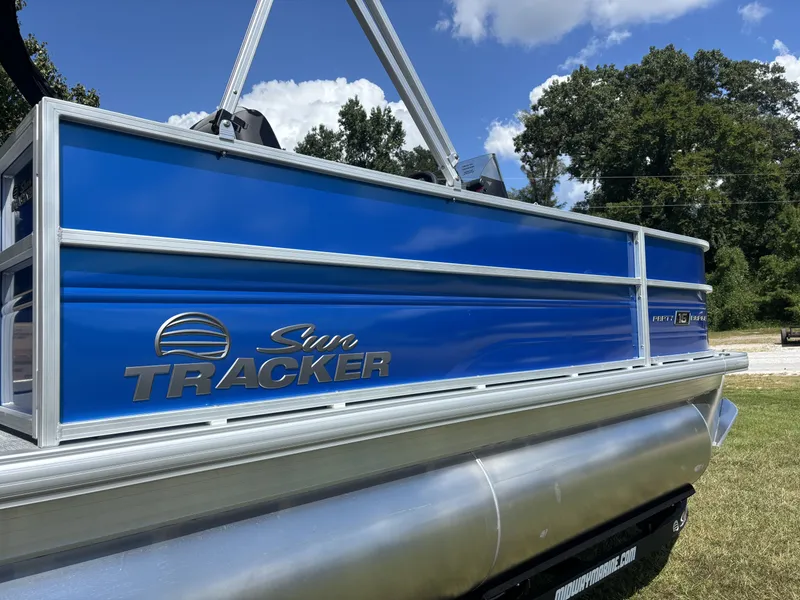 Slide: The Image of Sun Tracker Party Barge 16 DLX 2026 - 3