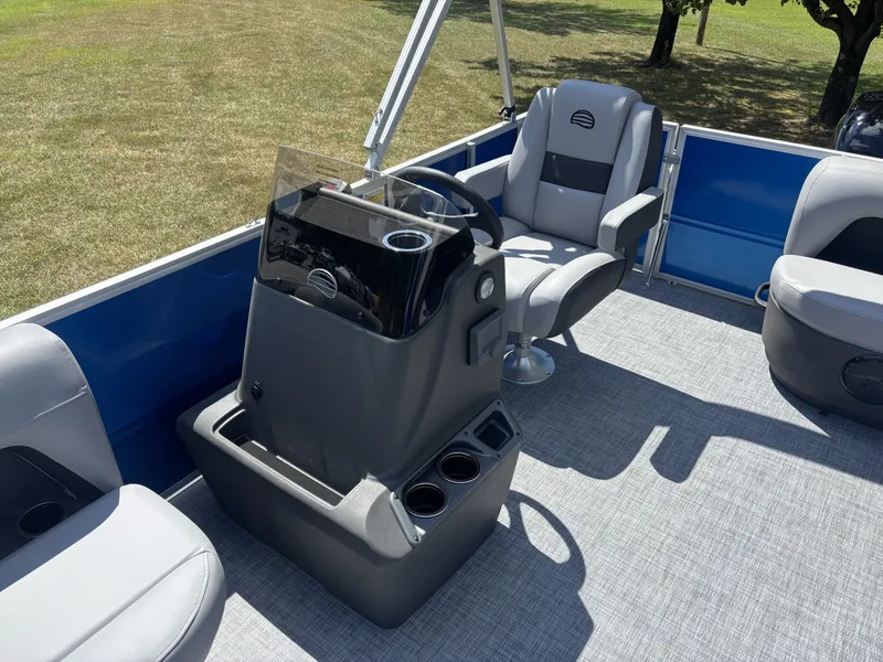 Slide: The Image of Sun Tracker Party Barge 16 DLX 2026 - 6