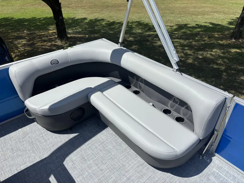 Slide: The Image of Sun Tracker Party Barge 16 DLX 2026 - 7