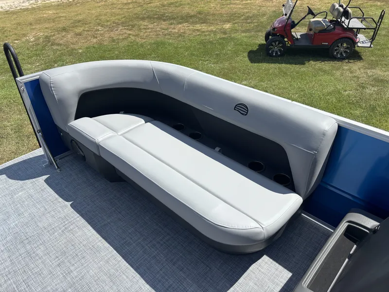 Slide: The Image of Sun Tracker Party Barge 16 DLX 2026 - 8