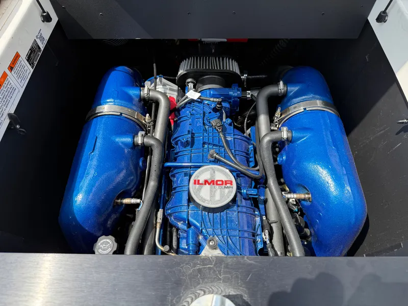 Slide: The Image of MasterCraft XT22 2023 - 19