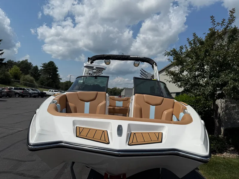 Slide: The Image of MasterCraft XT22 2023 - 3