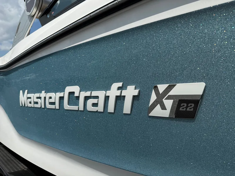 Slide: The Image of MasterCraft XT22 2023 - 4