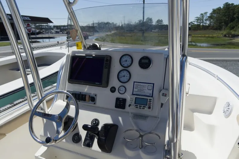 Slide: The Image of Key West 211 Center Console 2014 - 4