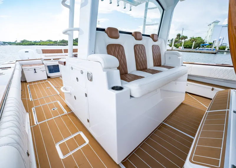 Slide: The Image of HCB Suenoz 2020 - 35