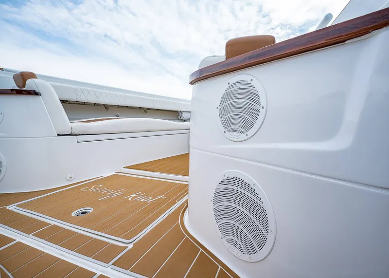 Slide: The Image of HCB Suenoz 2020 - 47