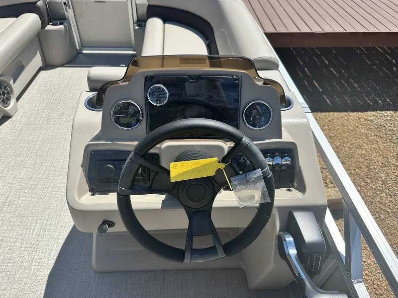 Slide: The Image of Avalon VLS Quad Lounge - 23' 2025 - 5