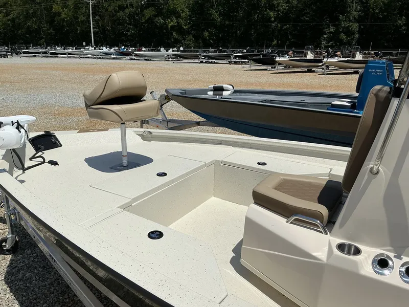 Slide: The Image of Xpress H20B Bay 2026 - 6