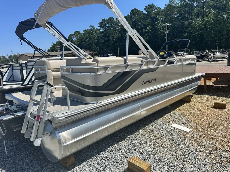 Slide: The Image of Avalon VLS Quad Lounge - 23' 2025 - 7