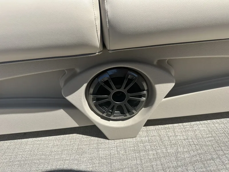 Slide: The Image of Avalon VLS Quad Lounge - 23' 2025 - 8