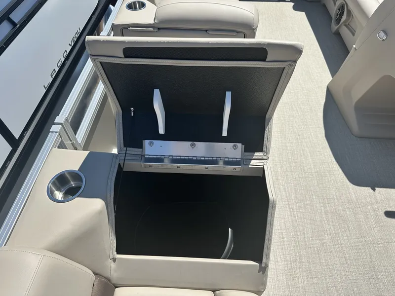 Slide: The Image of Avalon VLS Quad Lounge - 23' 2025 - 9