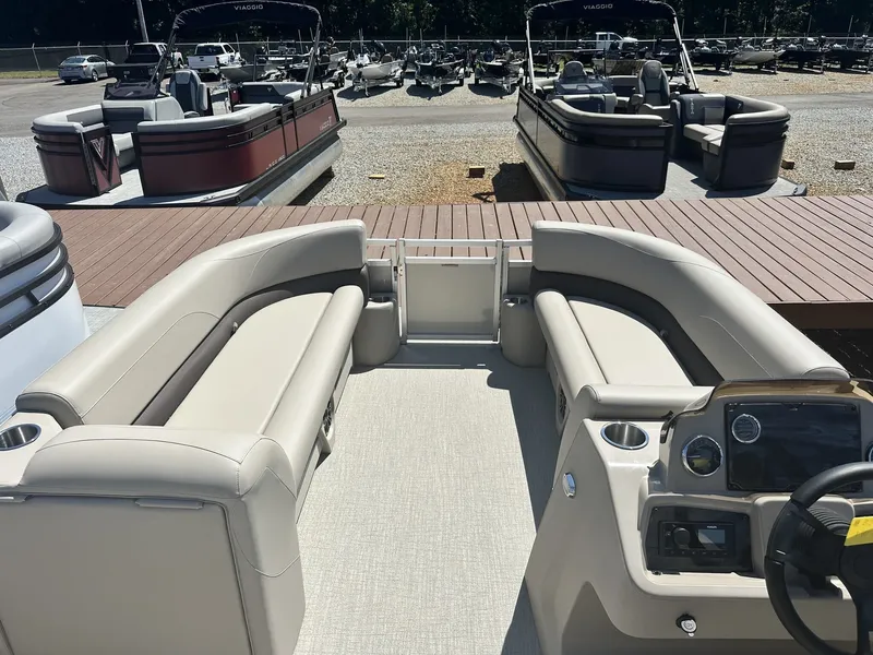 Slide: The Image of Avalon VLS Quad Lounge - 23' 2025 - 3