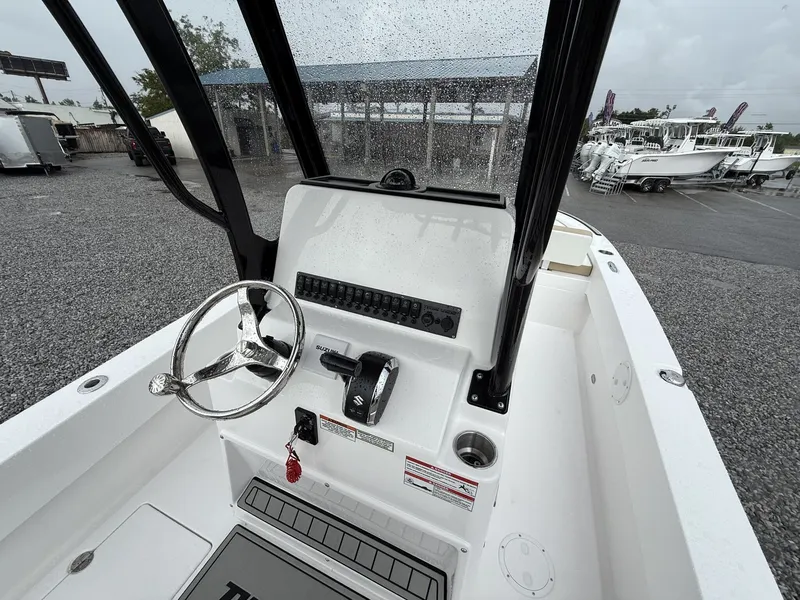 Slide: The Image of Twin Vee 22 BayCat 2026 - 4